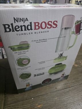 Ninja BlendBoss Tumbler Blender in Green with Pink Accents